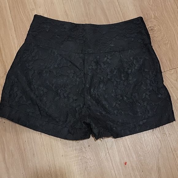Sans Souci Black Lace Mini Shorts - Picture 2 of 6